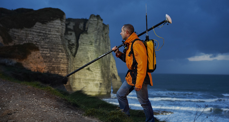 天寶Trimble R5 GNSS接收機(jī) 天寶Trimble R5 GNSS接收機(jī)