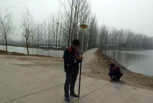 RTK測(cè)量我們用網(wǎng)絡(luò)/cors還是用電臺(tái)？要根據(jù)實(shí)際情況